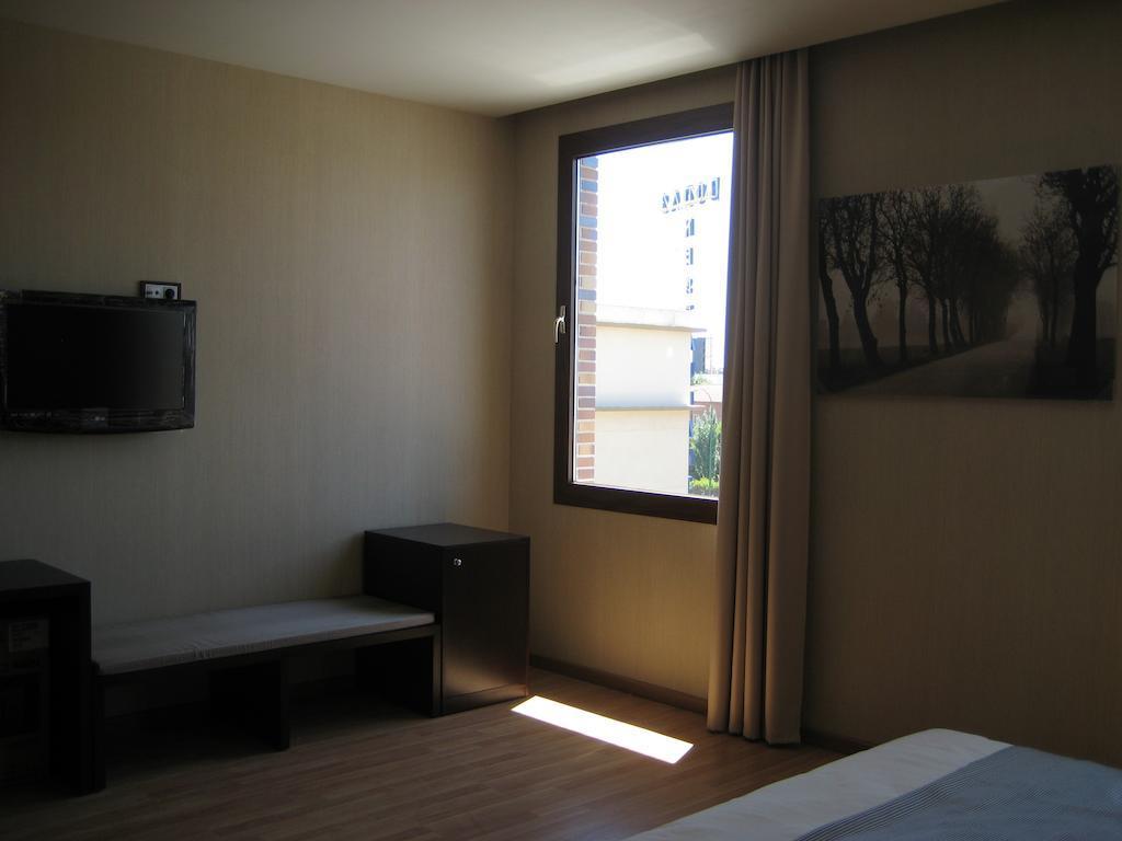 Hotel Dinastia Getafe Esterno foto