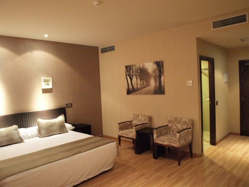 Hotel Dinastia Getafe Esterno foto